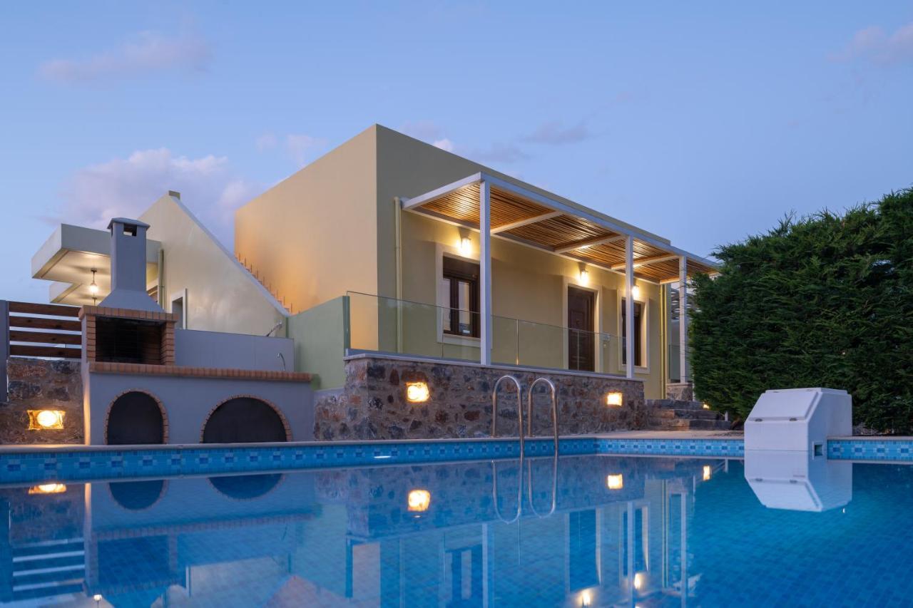 Mela Villa *