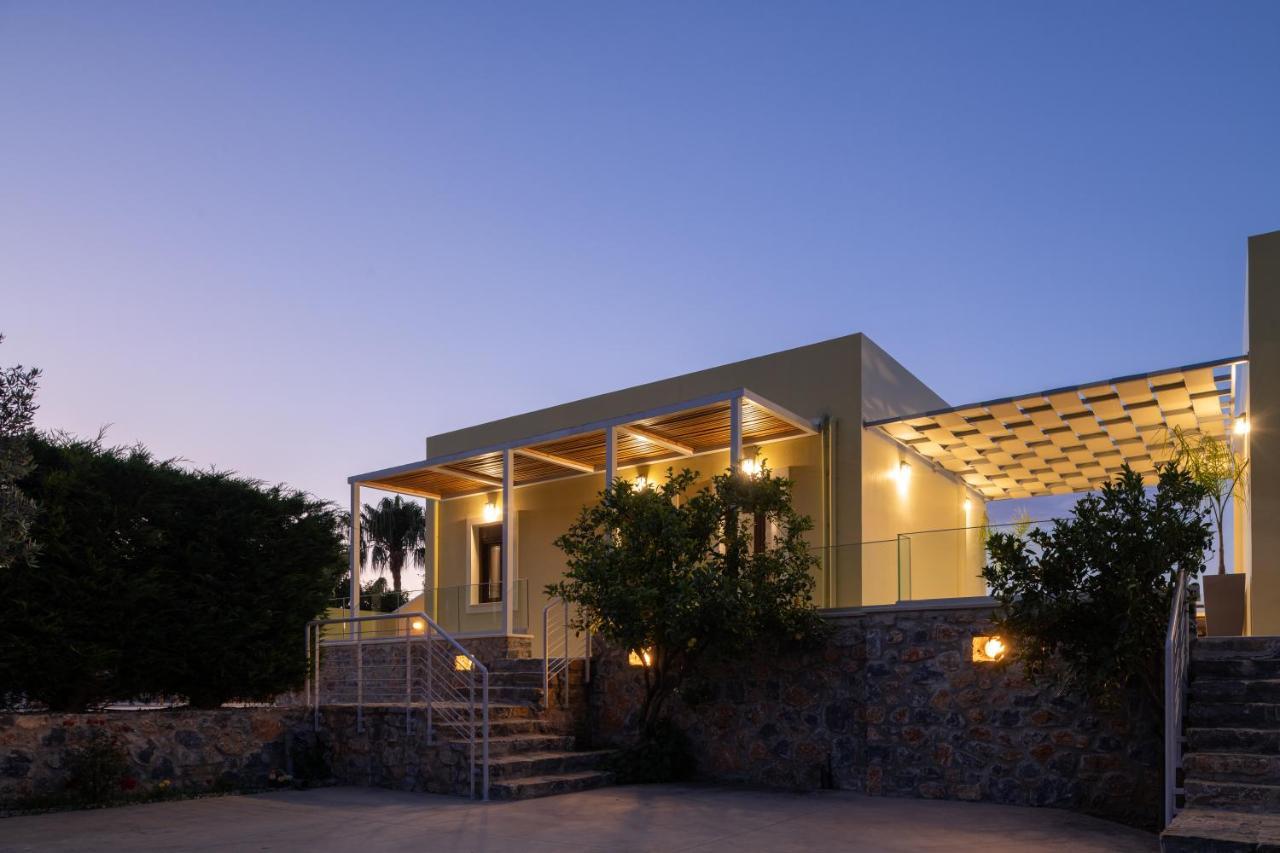 Mela Villa *
