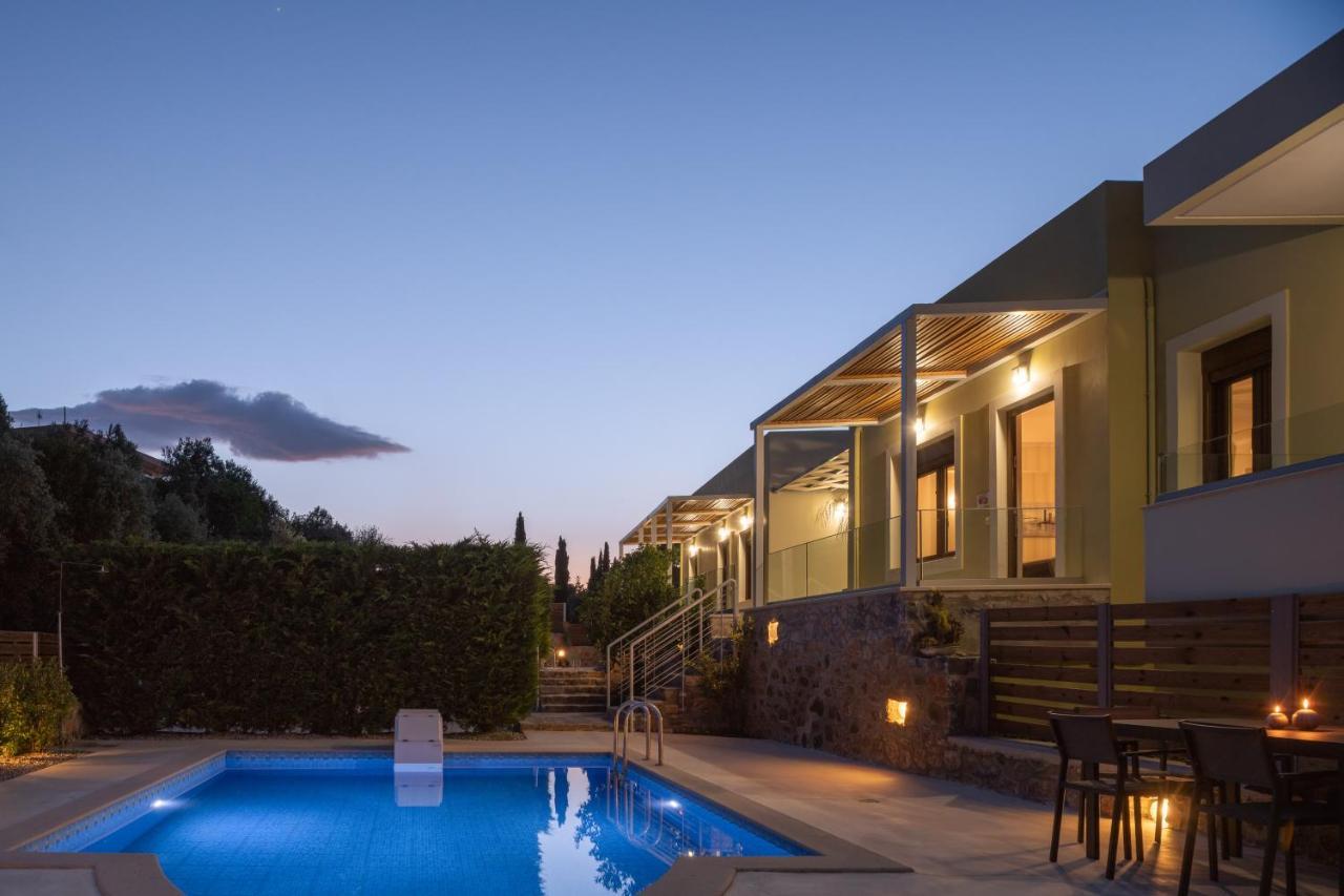 Mela Villa Maroulás